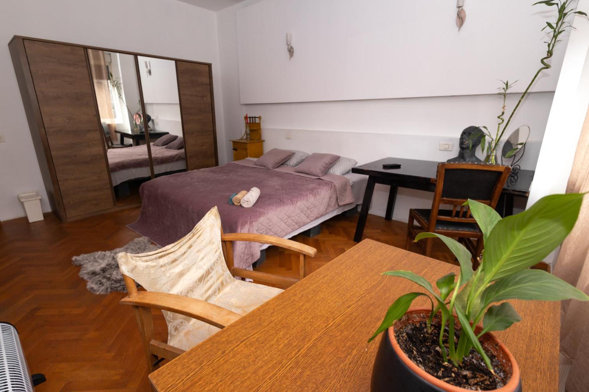 Shared Retro Vintage Luxury Apartment Bucharest Luaran gambar